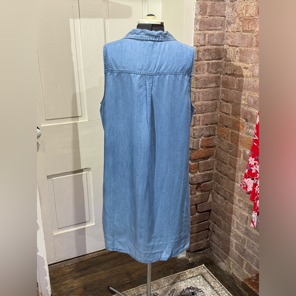 Collar, Sleeveless V-Neck ‘Denim-Look’ Dress with Pockets - Picture 6 of 9